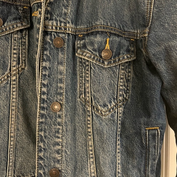 AE Jean Jacket - Picture 2 of 4